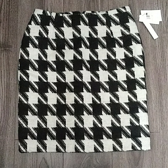 Amanda & Chelsea Dresses & Skirts - Amanda Chelsea Wool Skirt Black White sz 2